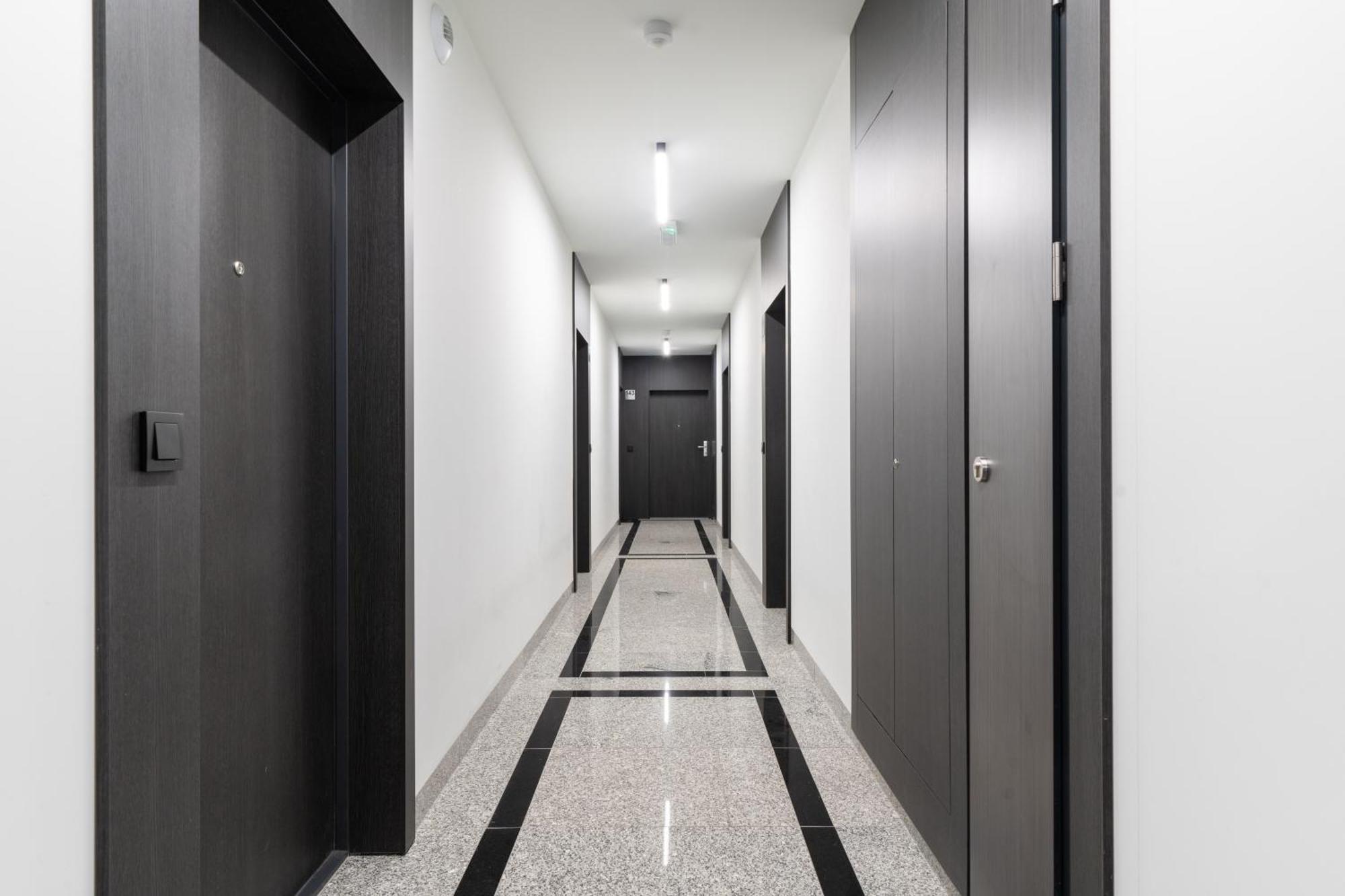 Lineburg Villa Apartments ワルシャワ エクステリア 写真