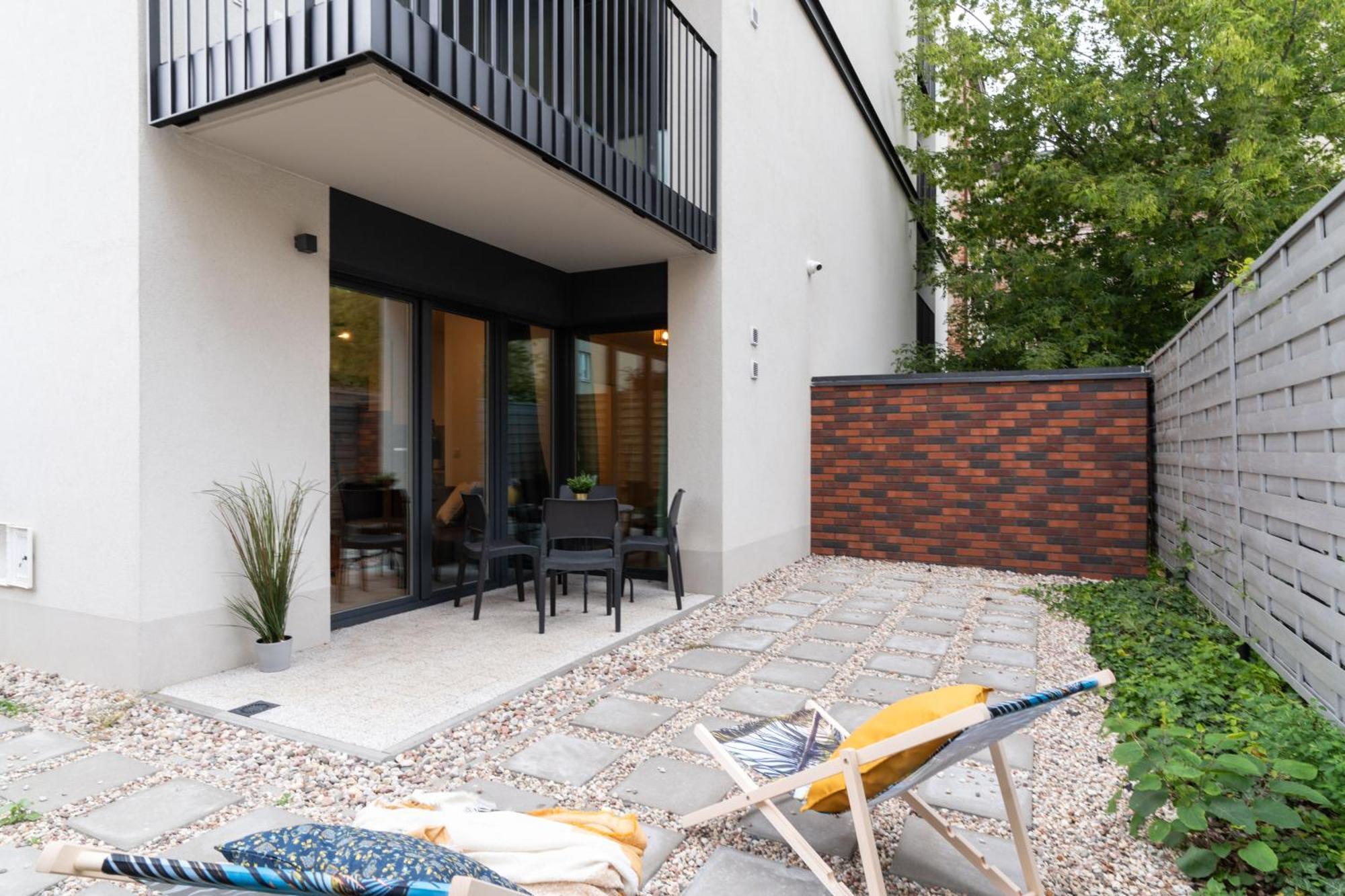 Lineburg Villa Apartments ワルシャワ エクステリア 写真
