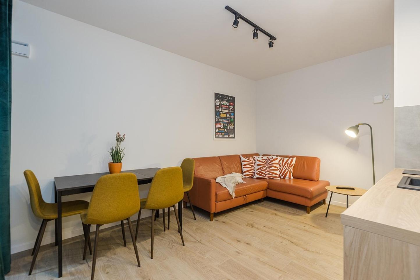 Lineburg Villa Apartments ワルシャワ エクステリア 写真
